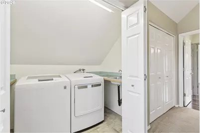 13617 NE Glendoveer Ct, Portland, OR 97230 - Photo 5