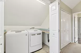 13617 NE Glendoveer Ct, Portland, OR 97230 - Photo 5