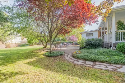 209 Templeton St, Brownsville, OR 97327 - Photo 11