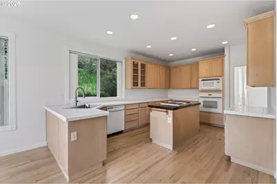 1924 NW Norfolk Ct, Portland, OR 97229 - Photo 9