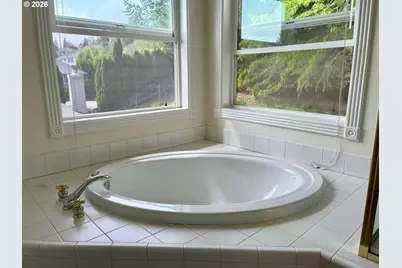 1924 NW Norfolk Ct, Portland, OR 97229 - Photo 17