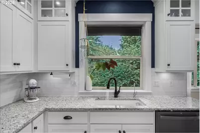 15057 SE Glenbrook Rd, Clackamas, OR 97015 - Photo 9