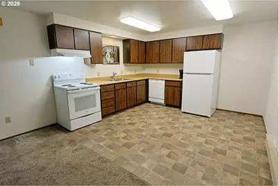 1460 Scott Ln, North Bend, OR 97459 - Photo 5