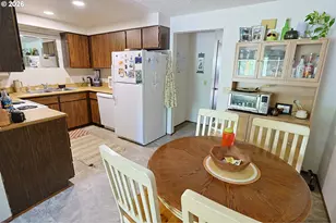 1460 Scott Ln, North Bend, OR 97459 - Photo 13