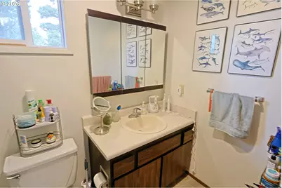 1460 Scott Ln, North Bend, OR 97459 - Photo 17
