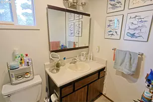 1460 Scott Ln, North Bend, OR 97459 - Photo 17