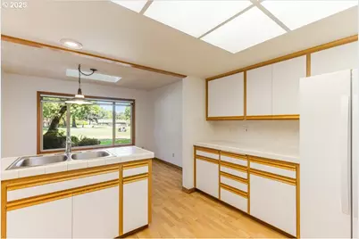 7725 SW Arbor Lake Ct, Wilsonville, OR 97070 - Photo 17