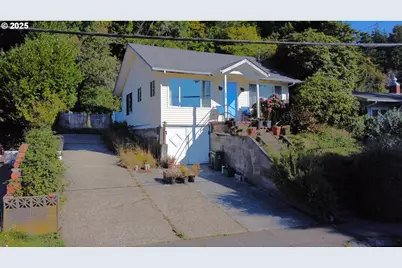 860 8th Ter, Coos Bay, OR 97420 - Photo 1