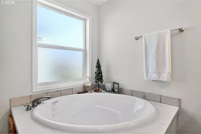 18780 Central Point Rd #F, Oregon City, OR 97045 - Photo 27