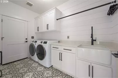 1923 Sterling Park Pl, Eugene, OR 97408 - Photo 23