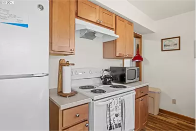 1050 N Myrtle St, Coquille, OR 97423 - Photo 11