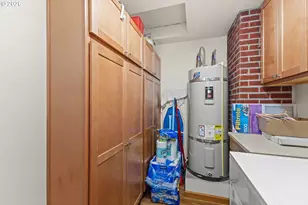 1050 N Myrtle St, Coquille, OR 97423 - Photo 17