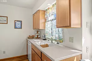 1050 N Myrtle St, Coquille, OR 97423 - Photo 13