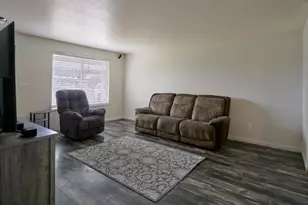 1733 Foxtail Cir, Woodland, WA 98674 - Photo 5
