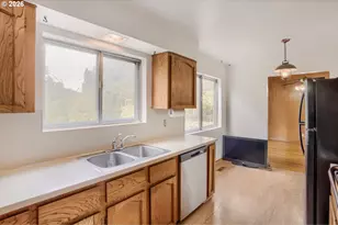 335 NE 151st Ave, Portland, OR 97230 - Photo 13