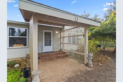 424 Maranatha Rd, Kelso, WA 98626 - Photo 5