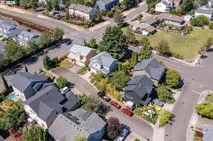 9207 SW Platinum Pl, Beaverton, OR 97007 - Photo 35