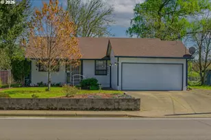 1375 NW Keasey St, Roseburg, OR 97471 - Photo 3