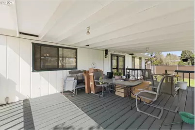 1375 NW Keasey St, Roseburg, OR 97471 - Photo 29