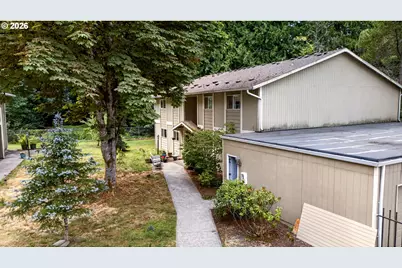 6610 SW Terri Ct, Portland, OR 97225 - Photo 5