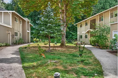 6610 SW Terri Ct, Portland, OR 97225 - Photo 3