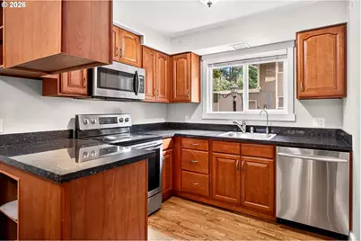 6610 SW Terri Ct, Portland, OR 97225 - Photo 17