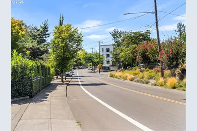 7574 SW 31st Ave, Portland, OR 97219 - Photo 15