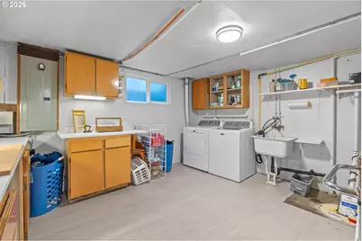 7310 SE Clay St, Portland, OR 97215 - Photo 35