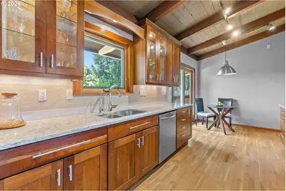 7310 SE Clay St, Portland, OR 97215 - Photo 13