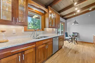 7310 SE Clay St, Portland, OR 97215 - Photo 13