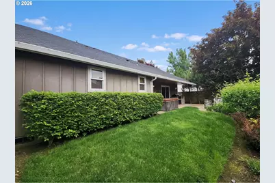 1310 Willow St, Junction City, OR 97448 - Photo 5