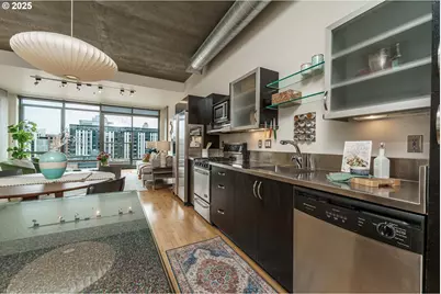 1410 NW Kearney St #1019, Portland, OR 97209 - Photo 9