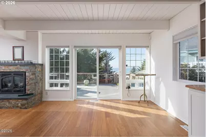 1004 SW 10th Place, Lincoln City, OR 97367 - Photo 11