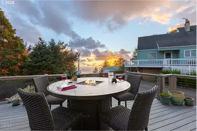 1004 SW 10th Place, Lincoln City, OR 97367 - Photo 3