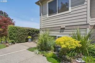 20910 Fawn Ct, West Linn, OR 97068 - Photo 5