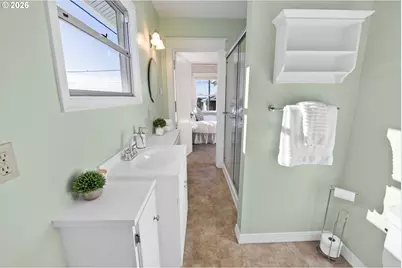 431 Chinook Ave, Astoria, OR 97103 - Photo 15