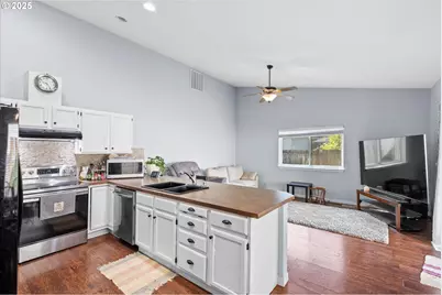 12313 NE 41st St, Vancouver, WA 98682 - Photo 9