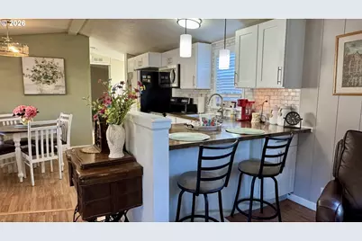 1103 N Springbrook Rd #6, Newberg, OR 97132 - Photo 9