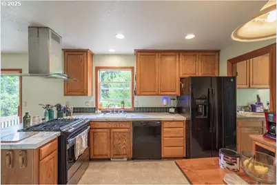 609 Van Buren St, Oregon City, OR 97045 - Photo 7