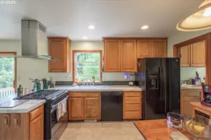 609 Van Buren St, Oregon City, OR 97045 - Photo 7