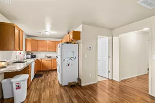 1010 NE Malheur Ave, Roseburg, OR 97470 - Photo 11