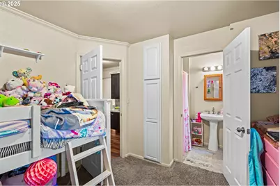 1010 NE Malheur Ave, Roseburg, OR 97470 - Photo 5