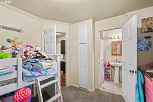 1010 NE Malheur Ave, Roseburg, OR 97470 - Photo 5