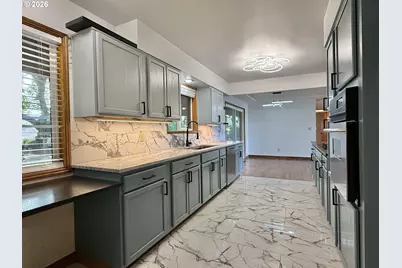 3104 E McLoughlin Blvd, Vancouver, WA 98661 - Photo 21