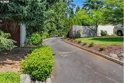 471 Edgewood Dr, Silverton, OR 97381 - Photo 5