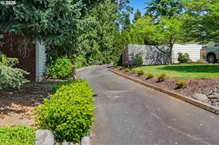 471 Edgewood Dr, Silverton, OR 97381 - Photo 5