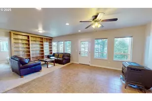 95030 Pacific Vis Dr, Gold Beach, OR 97444 - Photo 39