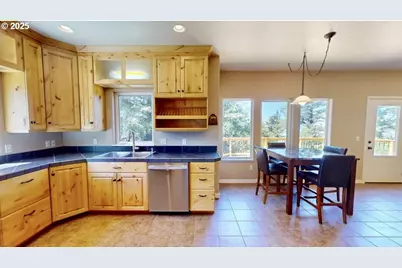 95030 Pacific Vista Dr, Gold Beach, OR 97444 - Photo 13