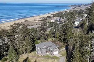 95030 Pacific Vis Dr, Gold Beach, OR 97444 - Photo 3