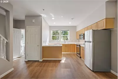 10465 SW Cougar Ln, Beaverton, OR 97003 - Photo 9